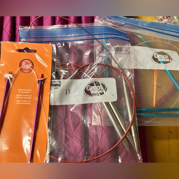 Large lot of knitting needles and supplies - Picture 6 of 6